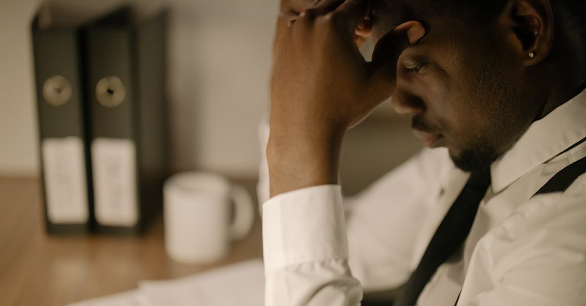 仕事やストレスで体調管理が難しくなっている現代人のイメージ