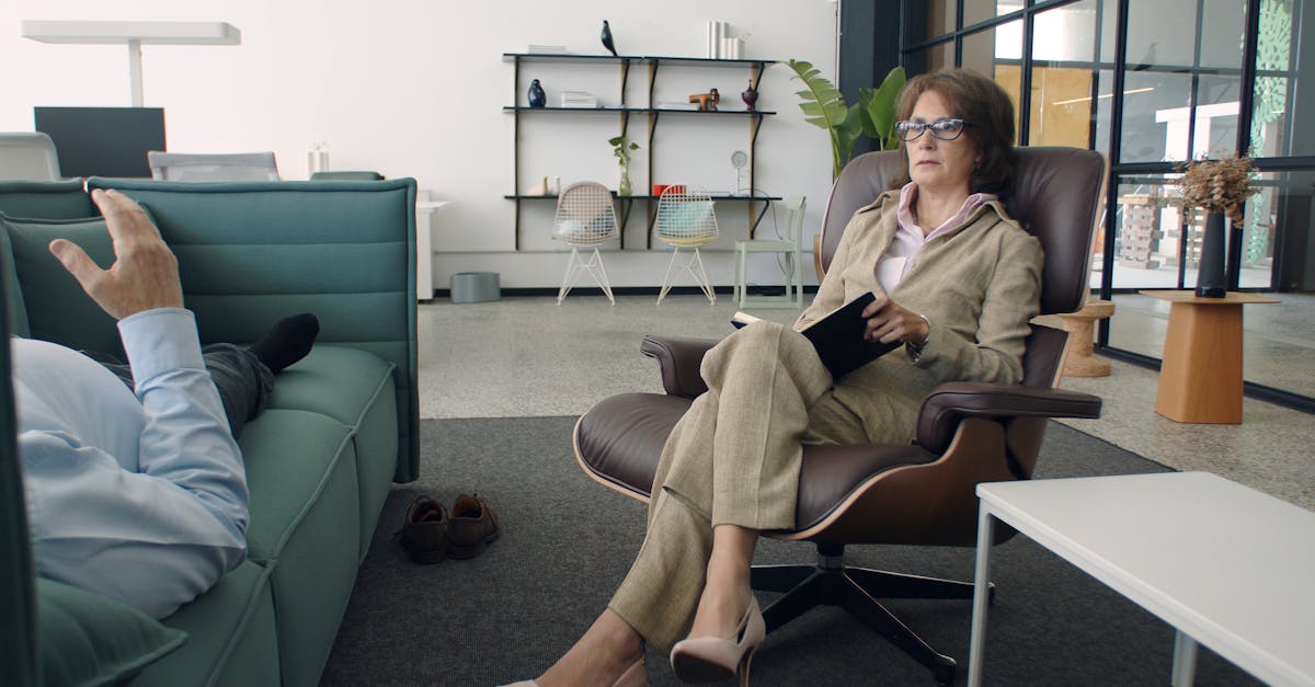 予約が取れず困っている男性脱毛利用者のイメージ画像