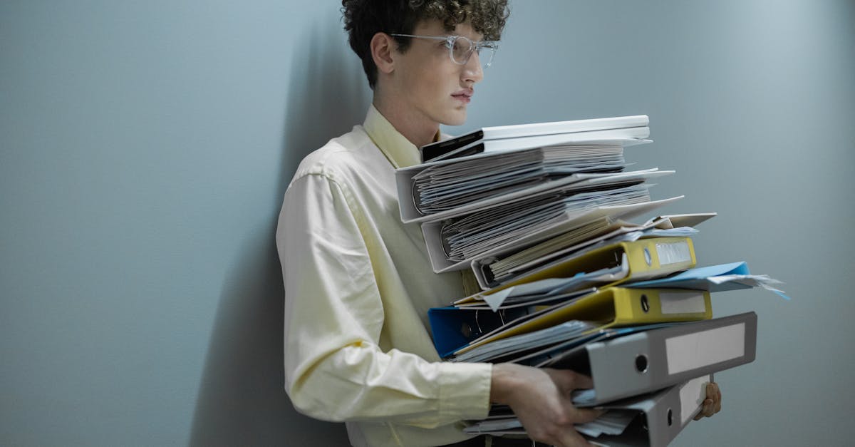 仕事やストレスで体調管理が難しくなっている現代人のイメージ