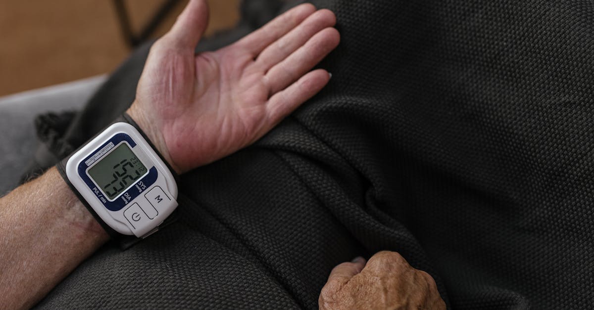 自分の体調をアプリで客観的にチェックしている様子