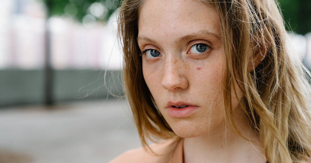 鼻毛医療脱毛に関する誤解を医師が正しく説明している様子